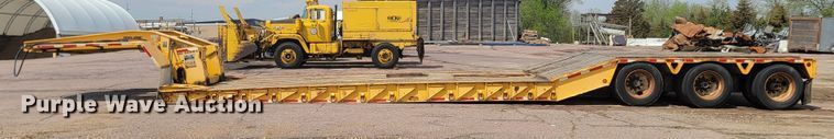 image for item ML9358 2007 Trailer King TK110HDG-543  lowboy equipment trailer