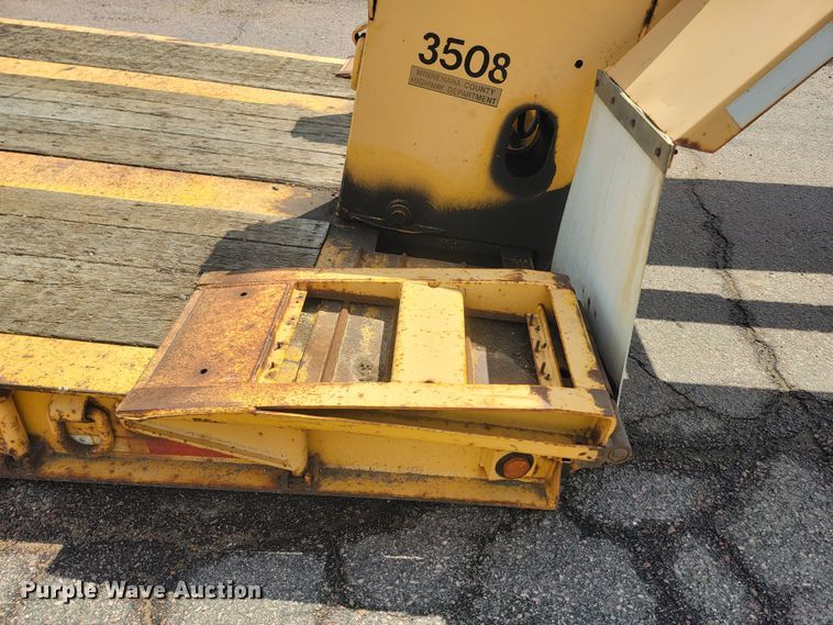 image for item ML9358 2007 Trailer King TK110HDG-543  lowboy equipment trailer