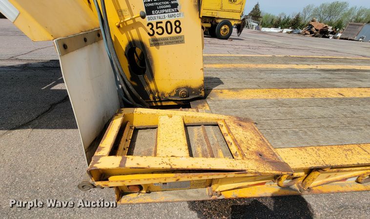 image for item ML9358 2007 Trailer King TK110HDG-543  lowboy equipment trailer
