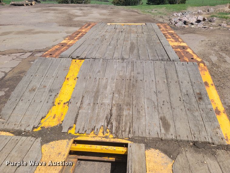 image for item ML9358 2007 Trailer King TK110HDG-543  lowboy equipment trailer