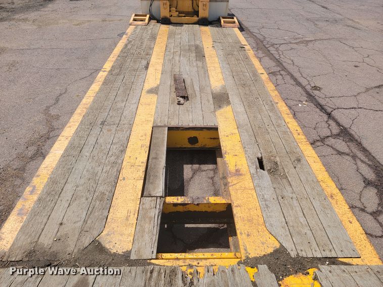 image for item ML9358 2007 Trailer King TK110HDG-543  lowboy equipment trailer