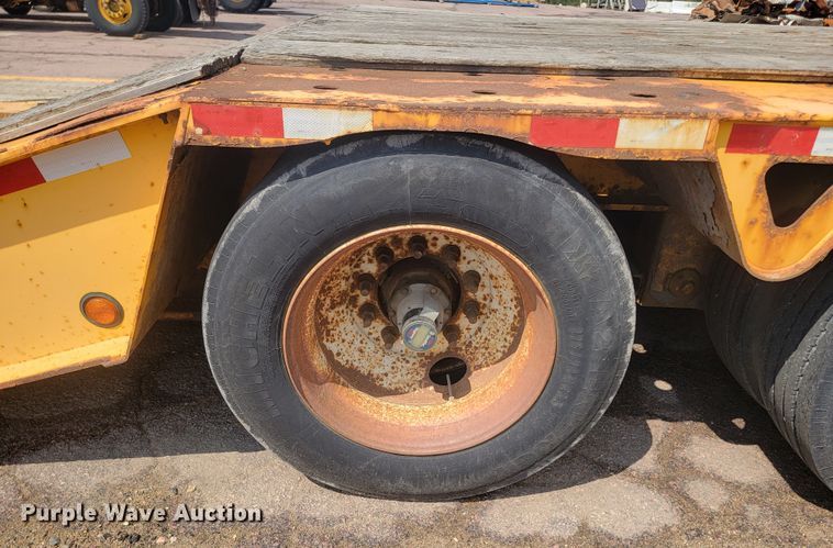 image for item ML9358 2007 Trailer King TK110HDG-543  lowboy equipment trailer