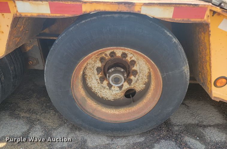 image for item ML9358 2007 Trailer King TK110HDG-543  lowboy equipment trailer