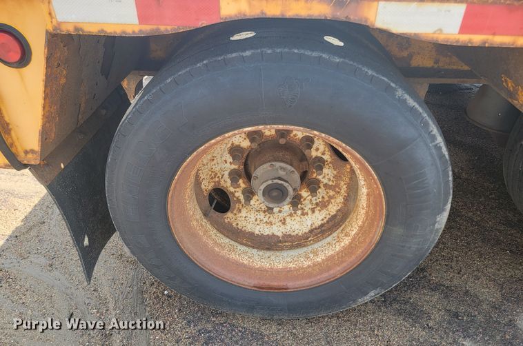 image for item ML9358 2007 Trailer King TK110HDG-543  lowboy equipment trailer