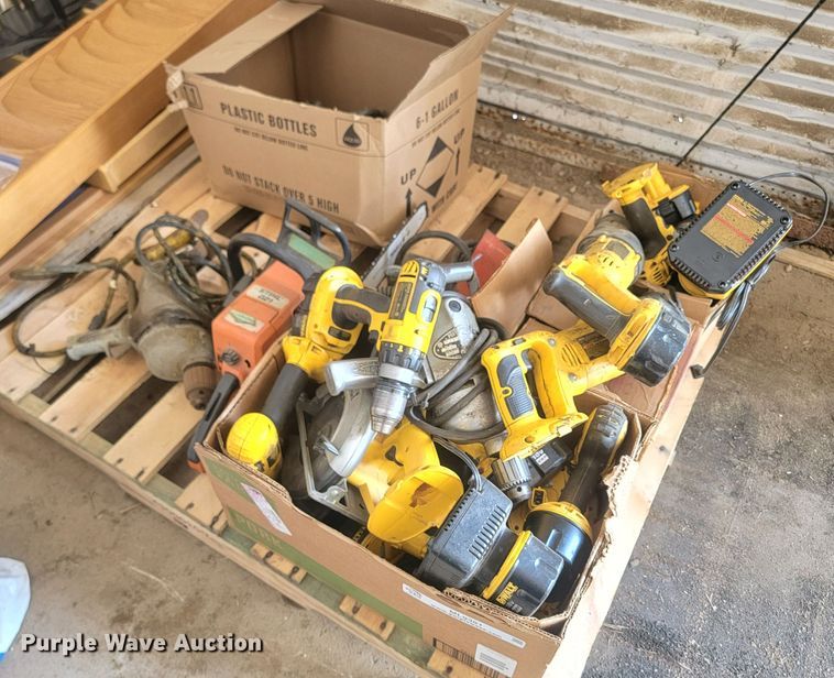 image for item ML9361 DeWalt  tools