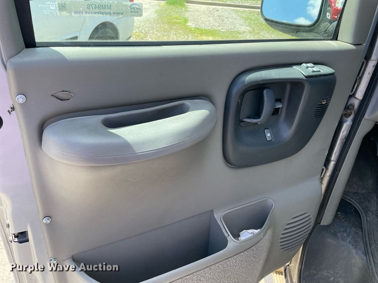 image for item MM9478 1998 Chevrolet Express  van