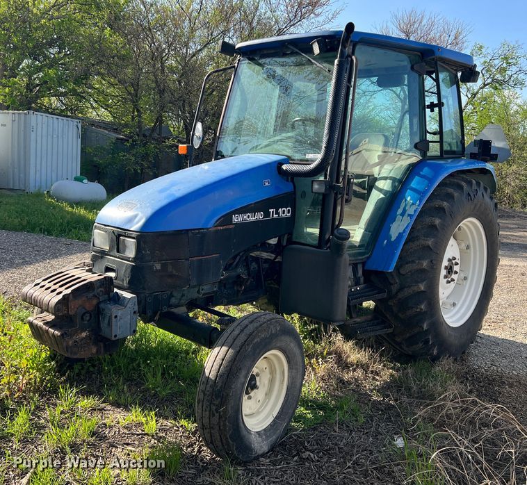image for item MQ9873 2002 New Holland TL100  tractor