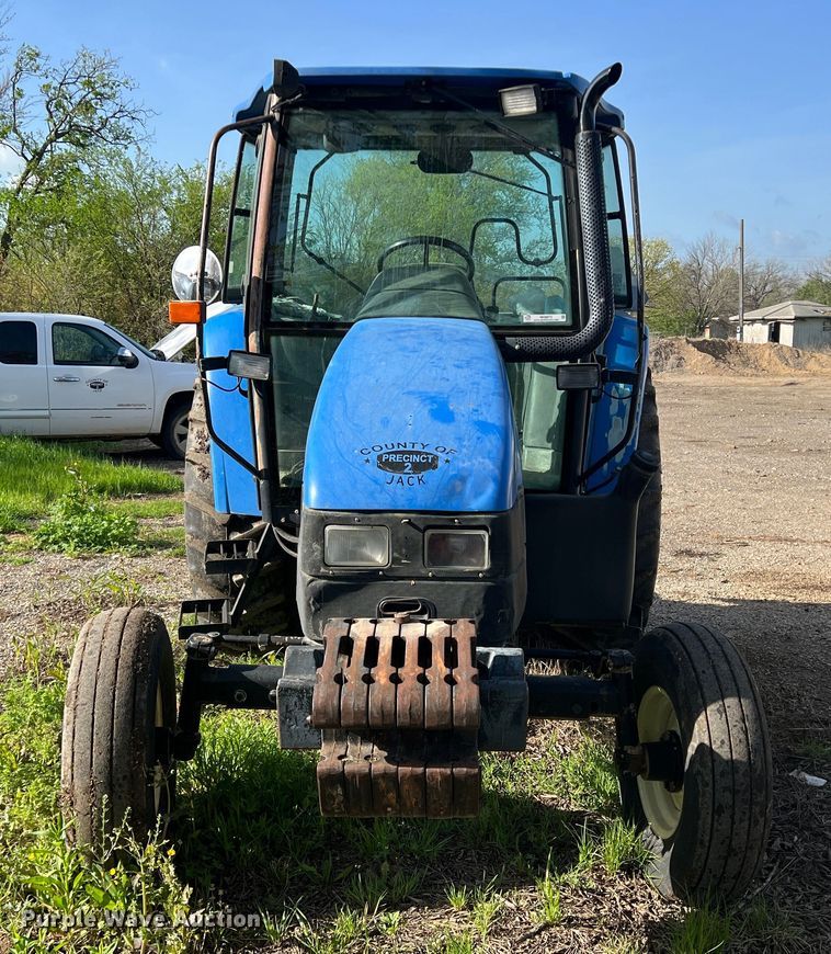 image for item MQ9873 2002 New Holland TL100  tractor