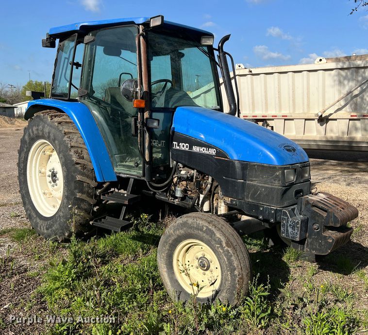 image for item MQ9873 2002 New Holland TL100  tractor