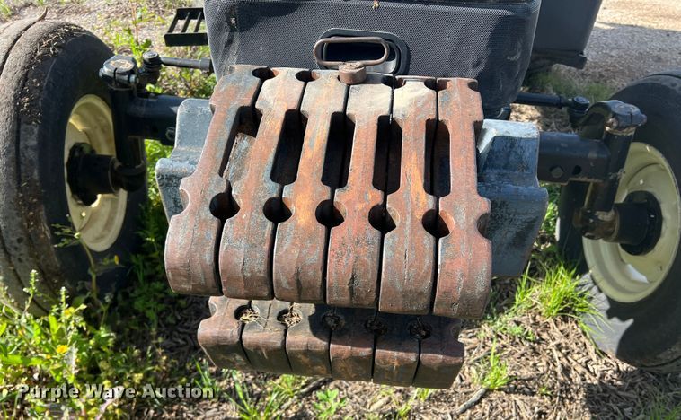 image for item MQ9873 2002 New Holland TL100  tractor