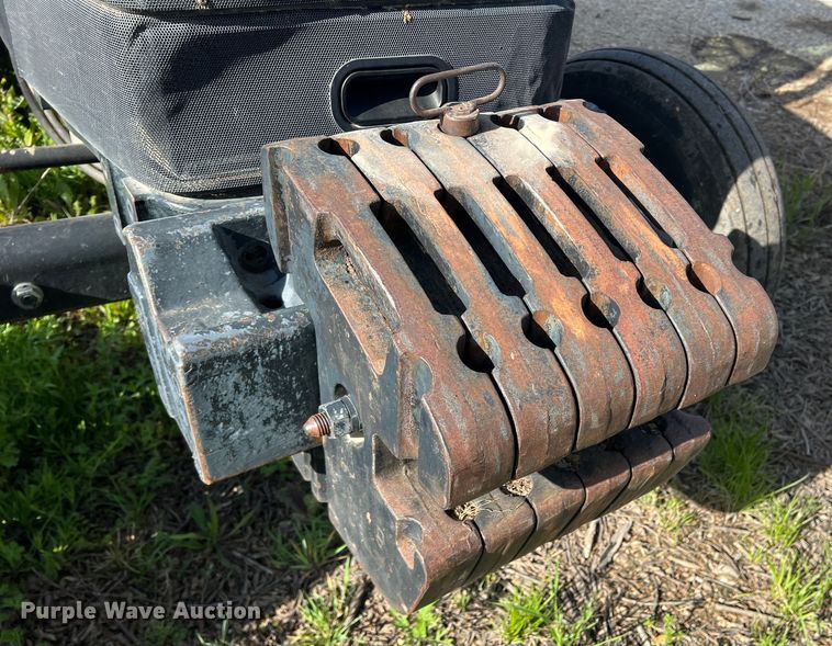 image for item MQ9873 2002 New Holland TL100  tractor