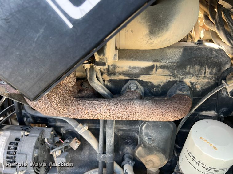 image for item MQ9873 2002 New Holland TL100  tractor