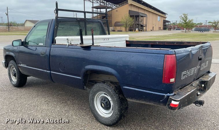 image for item MS9683 2000 Chevrolet C2500  pickup truck