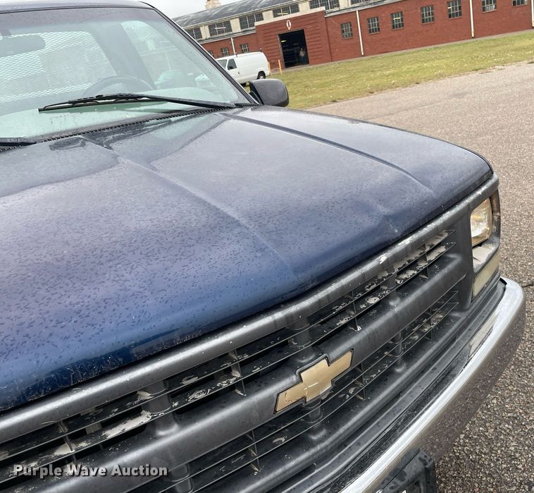 image for item MS9683 2000 Chevrolet C2500  pickup truck