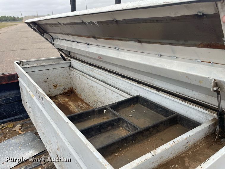 image for item MS9683 2000 Chevrolet C2500  pickup truck