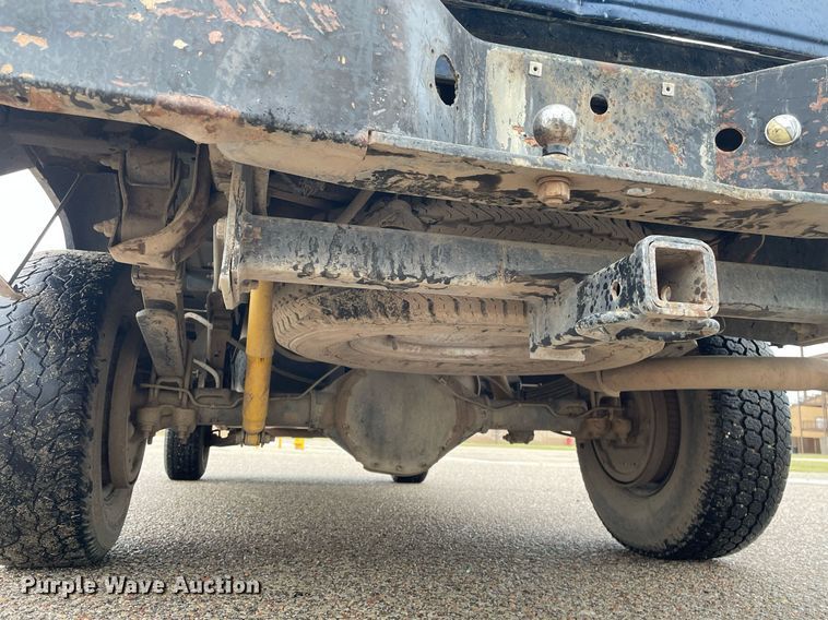 image for item MS9683 2000 Chevrolet C2500  pickup truck