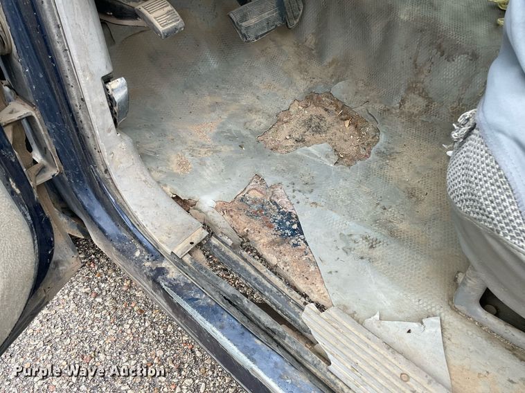 image for item MS9683 2000 Chevrolet C2500  pickup truck