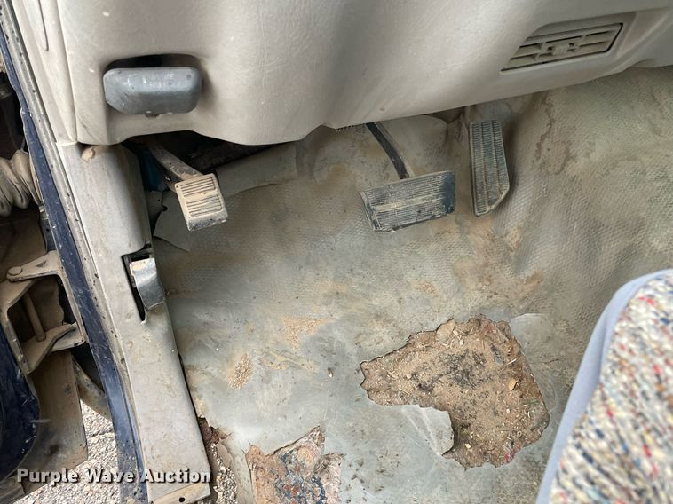 image for item MS9683 2000 Chevrolet C2500  pickup truck