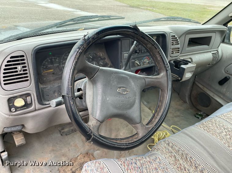 image for item MS9683 2000 Chevrolet C2500  pickup truck