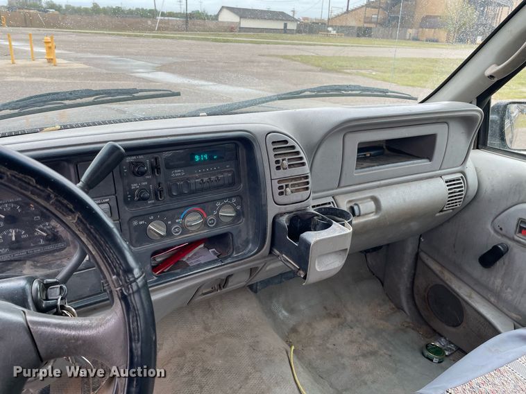 image for item MS9683 2000 Chevrolet C2500  pickup truck