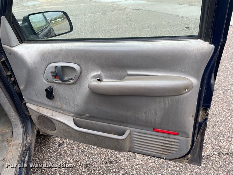 image for item MS9683 2000 Chevrolet C2500  pickup truck