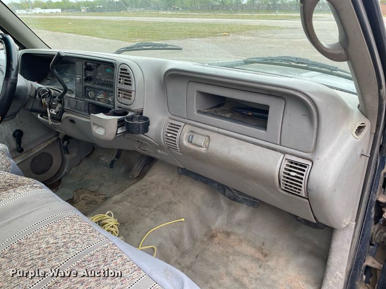 image for item MS9683 2000 Chevrolet C2500  pickup truck