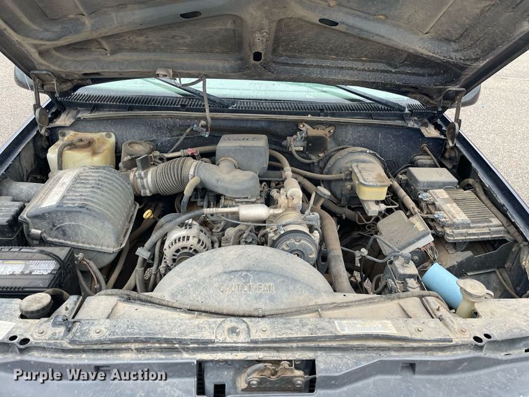 image for item MS9683 2000 Chevrolet C2500  pickup truck