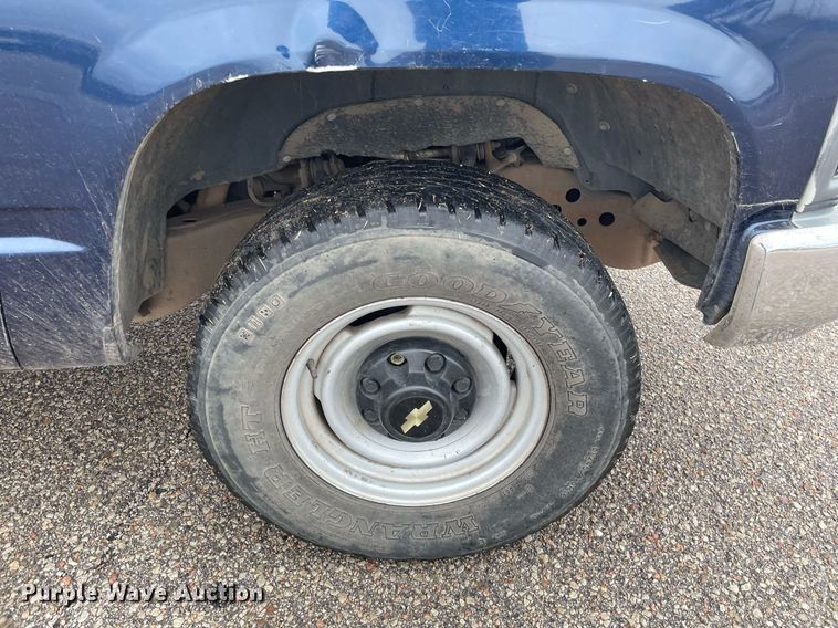 image for item MS9683 2000 Chevrolet C2500  pickup truck