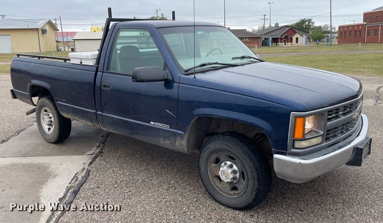 image for item MS9685 2000 Chevrolet C2500  pickup truck