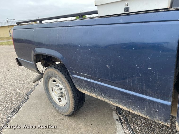 image for item MS9685 2000 Chevrolet C2500  pickup truck