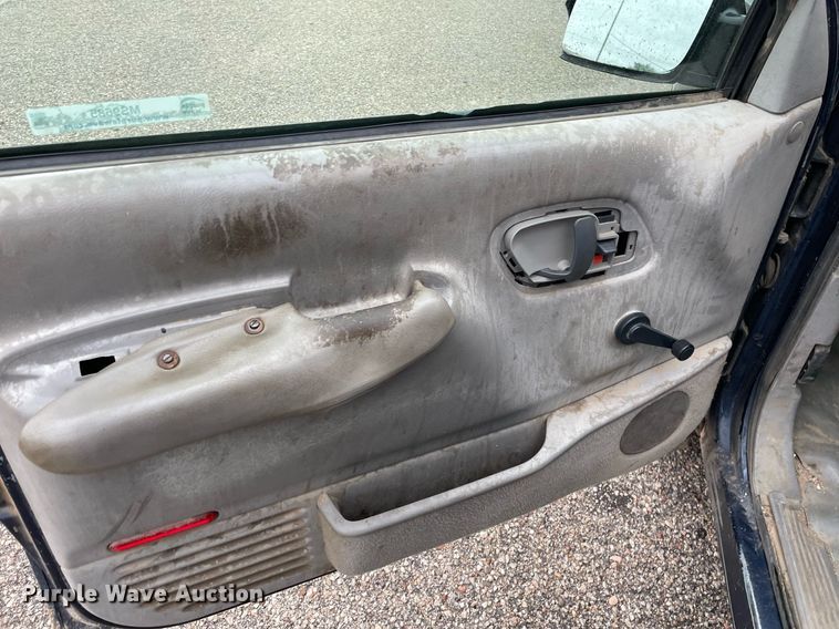 image for item MS9685 2000 Chevrolet C2500  pickup truck