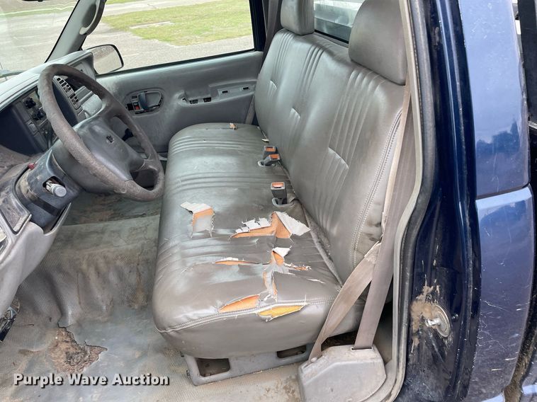 image for item MS9685 2000 Chevrolet C2500  pickup truck