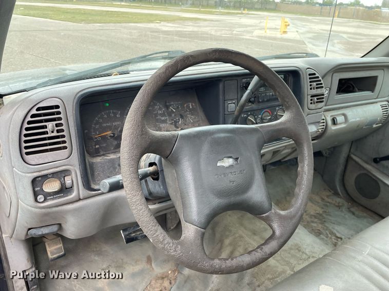 image for item MS9685 2000 Chevrolet C2500  pickup truck