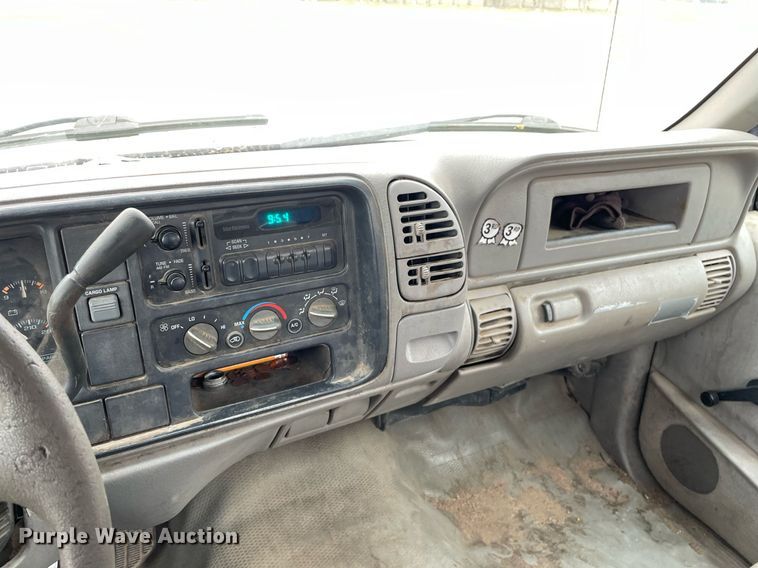 image for item MS9685 2000 Chevrolet C2500  pickup truck