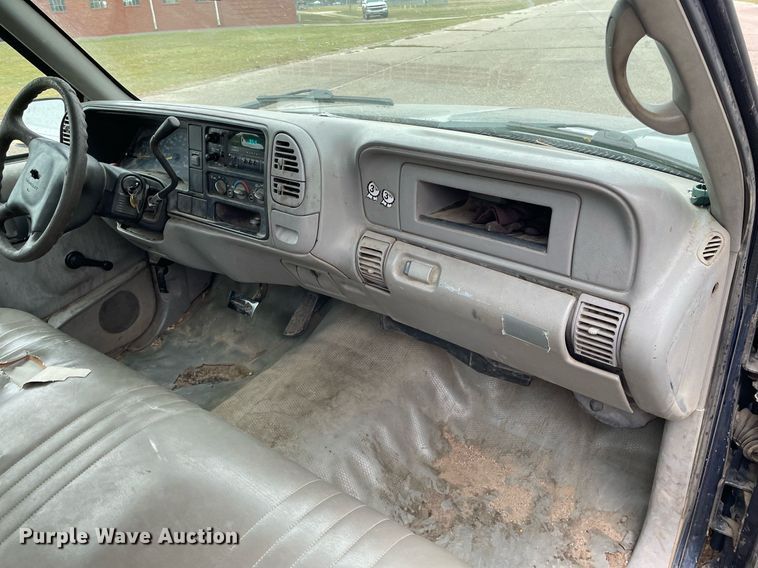 image for item MS9685 2000 Chevrolet C2500  pickup truck