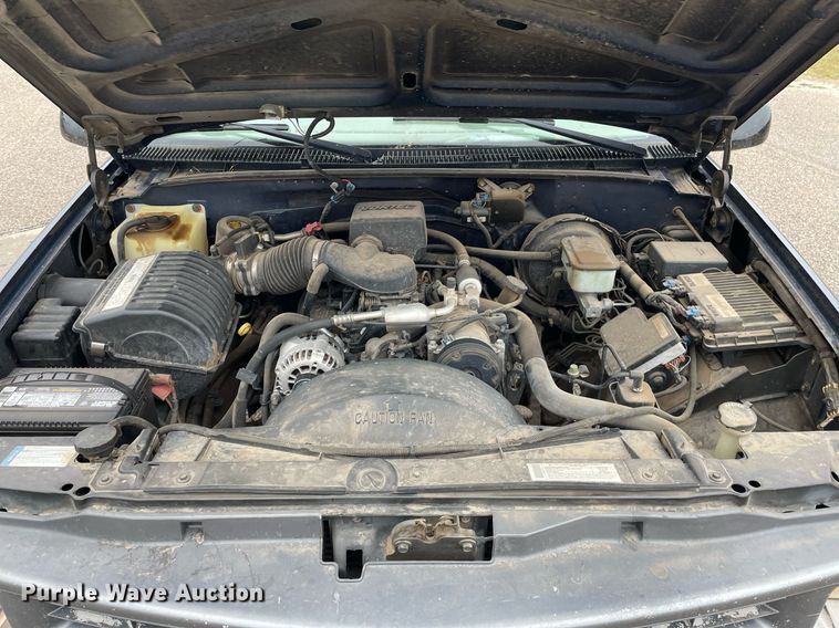 image for item MS9685 2000 Chevrolet C2500  pickup truck