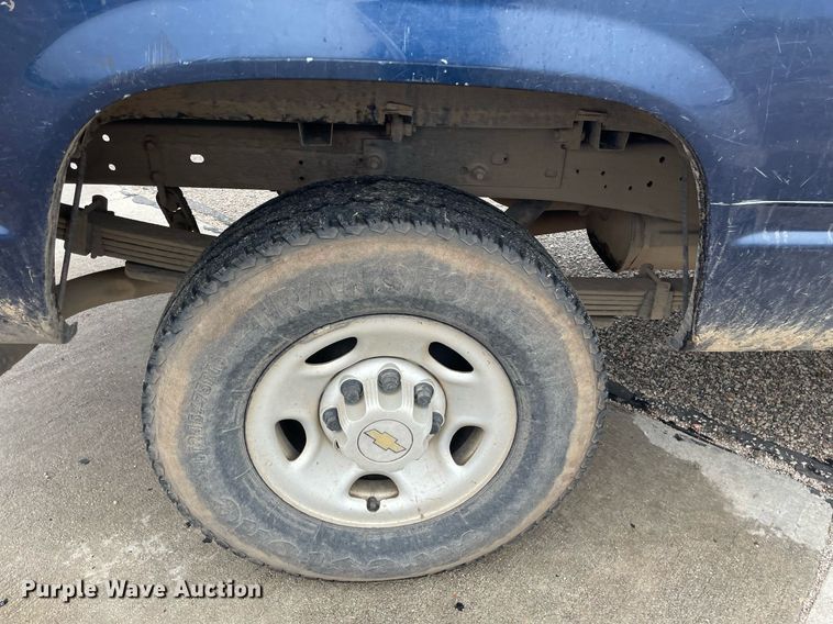 image for item MS9685 2000 Chevrolet C2500  pickup truck