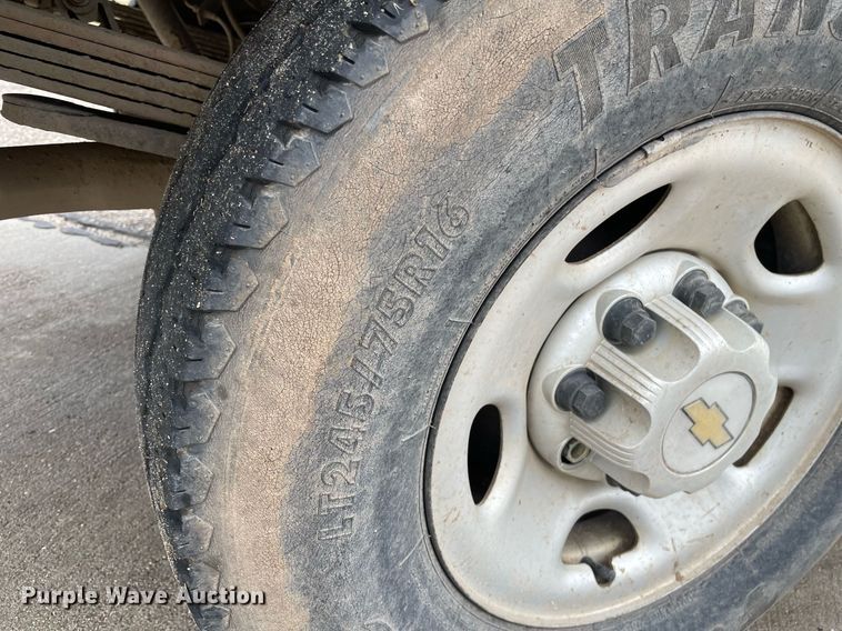 image for item MS9685 2000 Chevrolet C2500  pickup truck