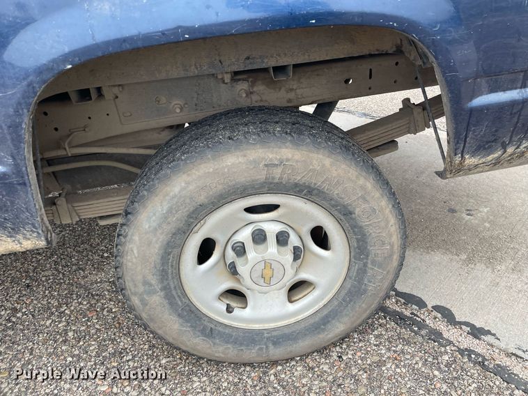 image for item MS9685 2000 Chevrolet C2500  pickup truck