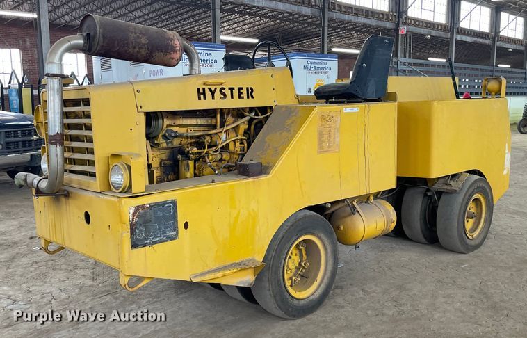 image for item MS9686 Hyster C530A  pneumatic roller