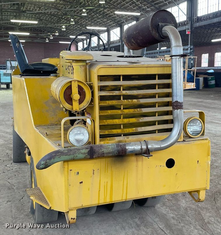 image for item MS9686 Hyster C530A  pneumatic roller