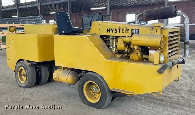 image for item MS9686 Hyster C530A  pneumatic roller