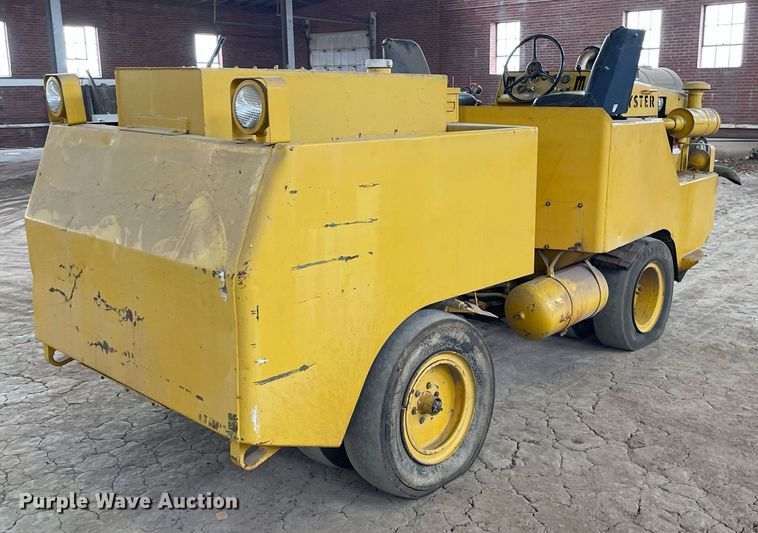 image for item MS9686 Hyster C530A  pneumatic roller