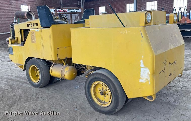 image for item MS9686 Hyster C530A  pneumatic roller