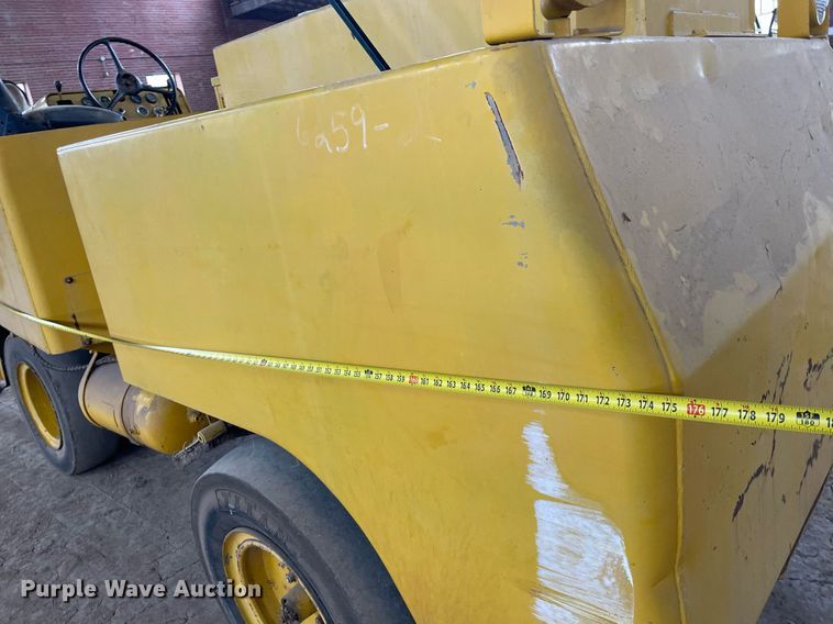 image for item MS9686 Hyster C530A  pneumatic roller