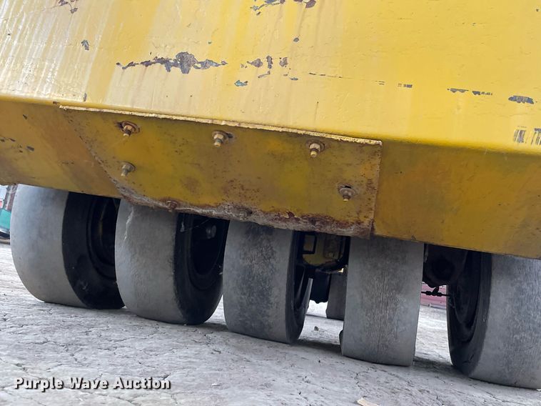 image for item MS9686 Hyster C530A  pneumatic roller