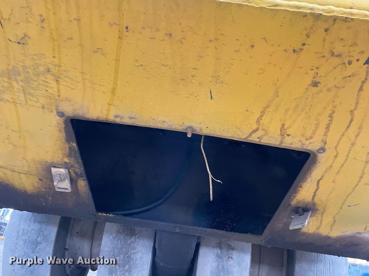 image for item MS9686 Hyster C530A  pneumatic roller