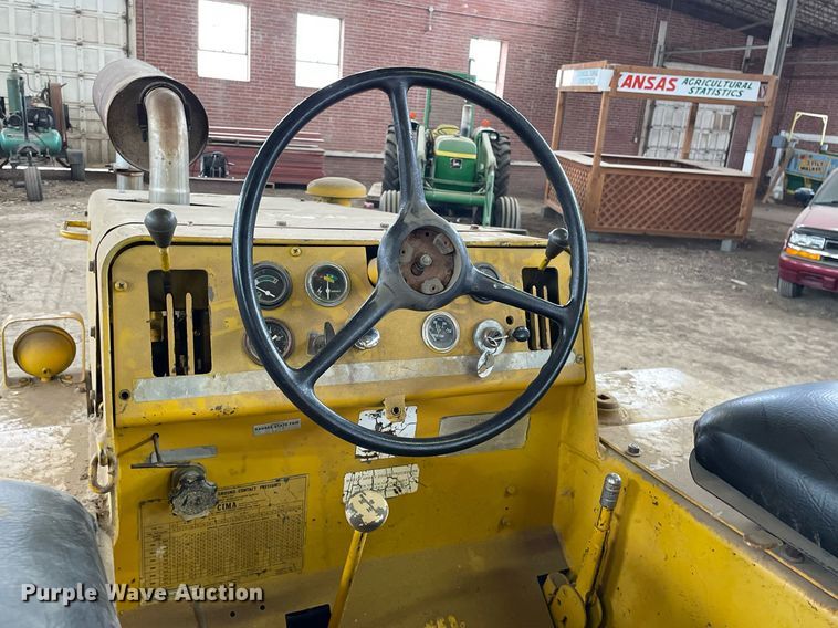 image for item MS9686 Hyster C530A  pneumatic roller