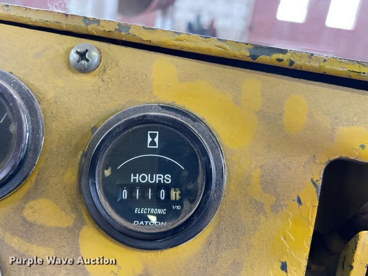 image for item MS9686 Hyster C530A  pneumatic roller