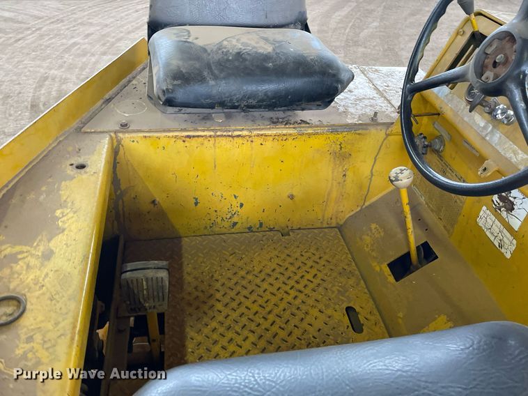 image for item MS9686 Hyster C530A  pneumatic roller